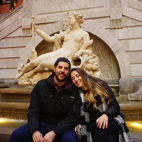 Meet your Posher, Taylor - Picture 1 of 5